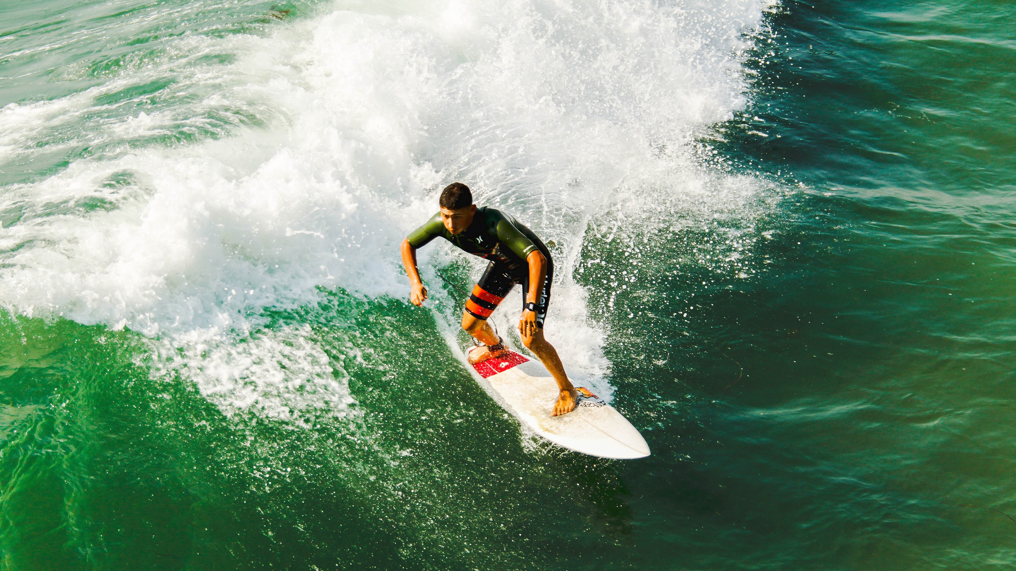 勇士逆转尼克斯，季后赛首轮中库里双手暴扣点燃全场，勇士vs尼克斯库里54分录像回放